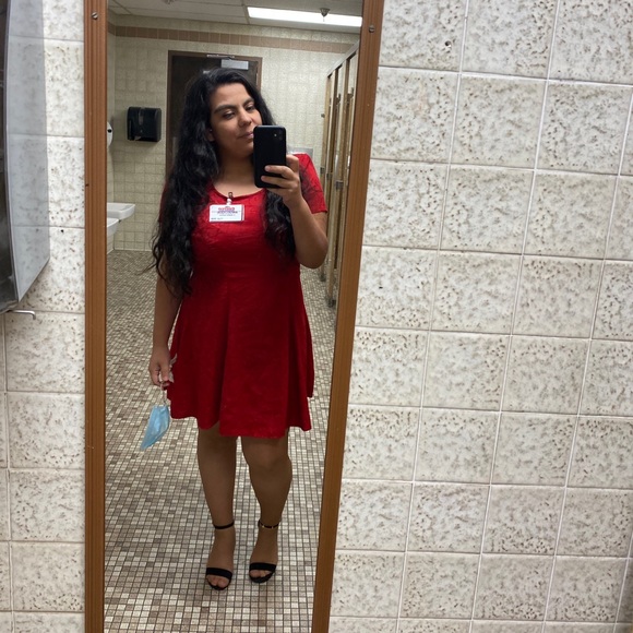 Meet your Posher, Angelique - Picture 3 of 12